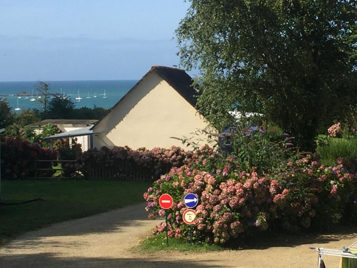 Les Hortensias Grande Tente Familiale Deux Chambres Et Sejour Vue Mer Sur Camping Nature Plestin-les-Grèves Eksteriør billede
